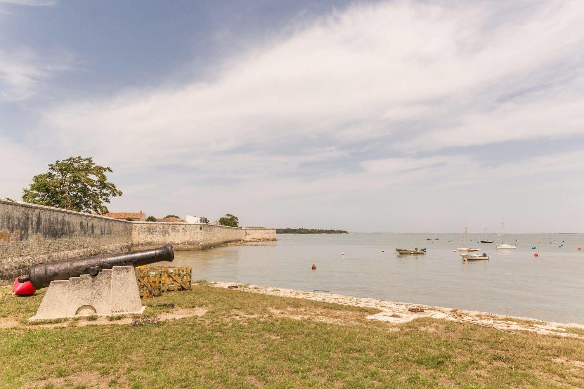 Residence Pierre & Vacances Le Fort De La Rade Île dʼAix Екстериор снимка